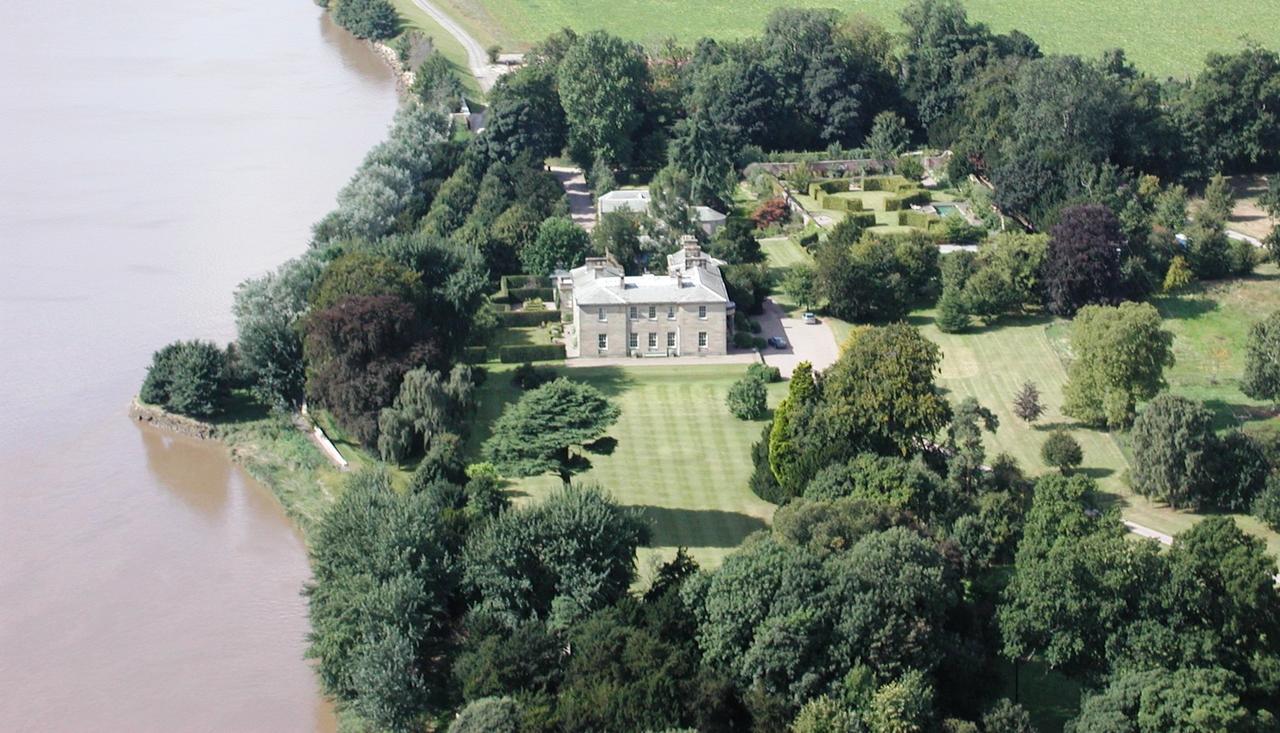 Saltmarshe Hall エクステリア 写真