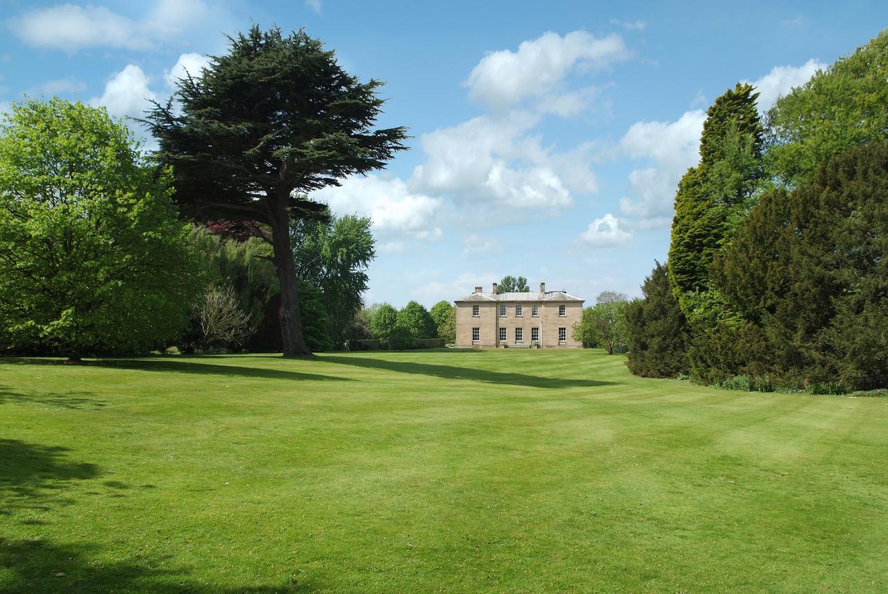Saltmarshe Hall エクステリア 写真
