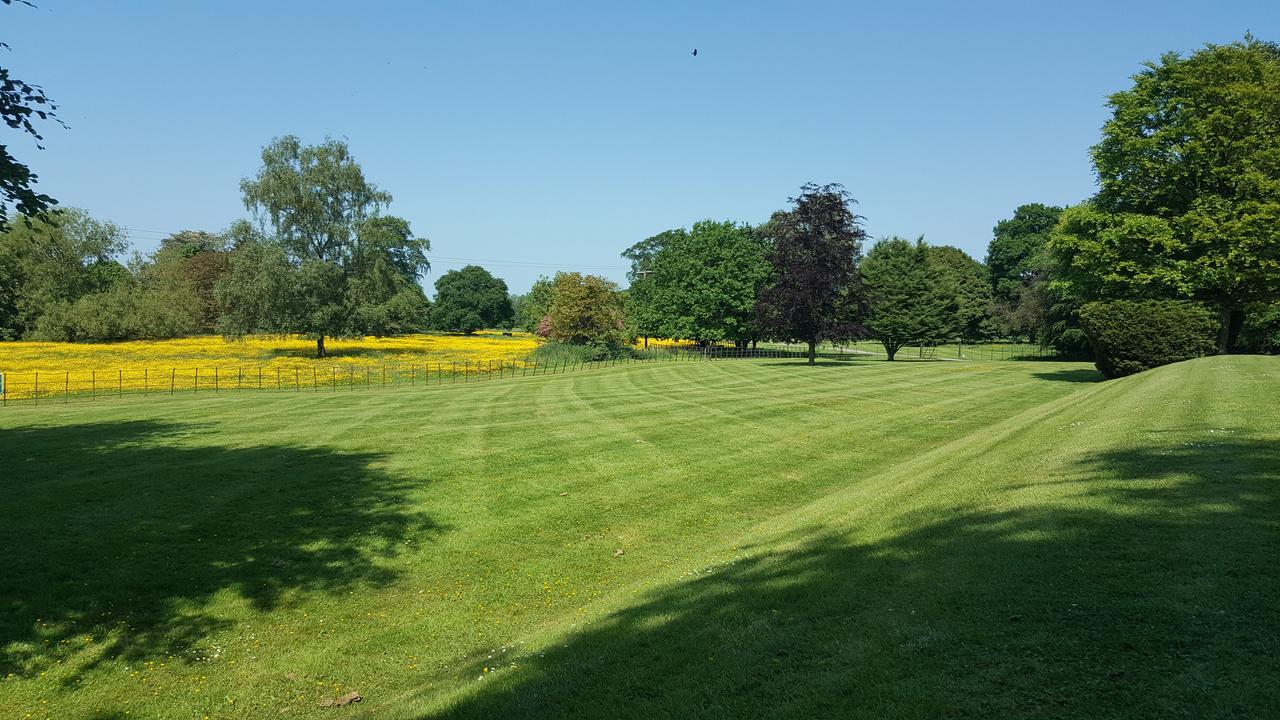 Saltmarshe Hall エクステリア 写真